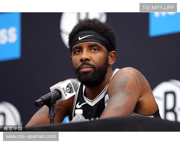 热刺下赛季深紫条纹客场球衣亮相